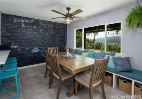587 Pakala Street,Honolulu,Hawaii,96825,5 ベッドルーム ベッドルーム,3 バスルームバスルーム,一戸建て,Pakala,18085776
