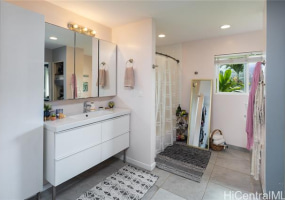 587 Pakala Street,Honolulu,Hawaii,96825,5 ベッドルーム ベッドルーム,3 バスルームバスルーム,一戸建て,Pakala,18085776