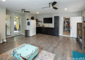 587 Pakala Street,Honolulu,Hawaii,96825,5 ベッドルーム ベッドルーム,3 バスルームバスルーム,一戸建て,Pakala,18085776