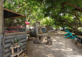 587 Pakala Street,Honolulu,Hawaii,96825,5 ベッドルーム ベッドルーム,3 バスルームバスルーム,一戸建て,Pakala,18085776
