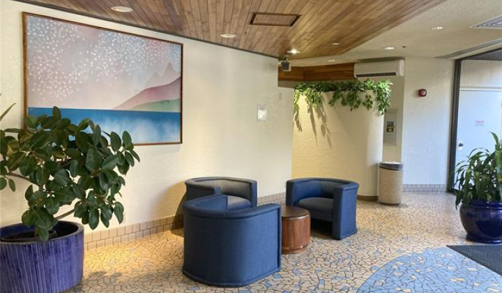 300 Wai Nani Way,Honolulu,Hawaii,96815,1 BathroomBathrooms,Condo/Townhouse,Wai Nani,9,18087274