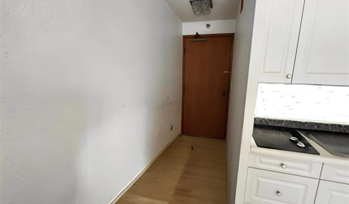 300 Wai Nani Way,Honolulu,Hawaii,96815,1 BathroomBathrooms,Condo/Townhouse,Wai Nani,9,18087274