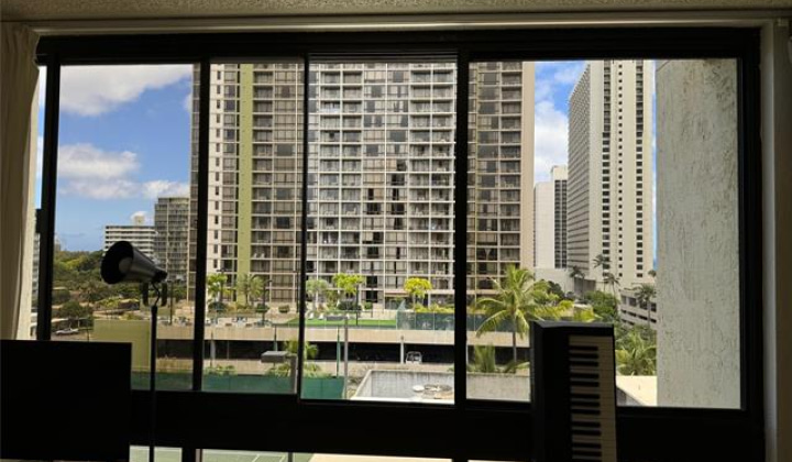 300 Wai Nani Way,Honolulu,Hawaii,96815,1 BathroomBathrooms,Condo/Townhouse,Wai Nani,9,18087274