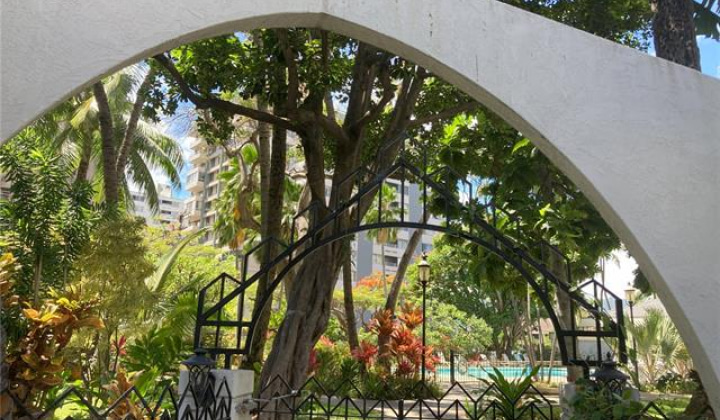 300 Wai Nani Way,Honolulu,Hawaii,96815,1 BathroomBathrooms,Condo/Townhouse,Wai Nani,9,18087274