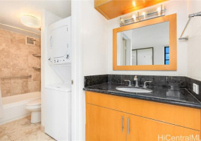 2100 Date Street,Honolulu,Hawaii,96826,2 ベッドルーム ベッドルーム,2 バスルームバスルーム,コンド / タウンハウス,Date,705,18088308