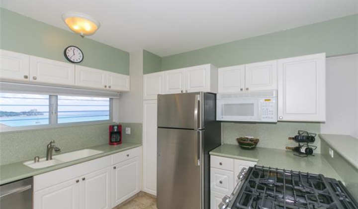 2161 Kalia Road,Honolulu,Hawaii,96815,1 Bedroom Bedrooms,1 BathroomBathrooms,Condo/Townhouse,Kalia,13,18088744