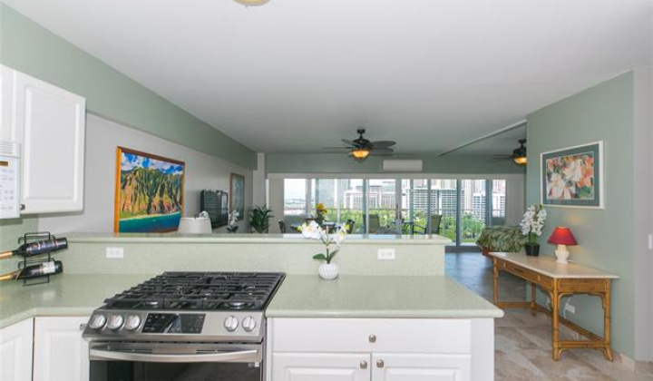 2161 Kalia Road,Honolulu,Hawaii,96815,1 Bedroom Bedrooms,1 BathroomBathrooms,Condo/Townhouse,Kalia,13,18088744