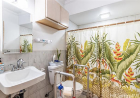 2777 Kalihi Street,Honolulu,Hawaii,96819,14 Bedrooms Bedrooms,8 BathroomsBathrooms,Single family,Kalihi,18088826