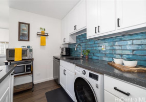2415 Ala Wai Boulevard,Honolulu,Hawaii,96815,2 ベッドルーム ベッドルーム,1 バスルームバスルーム,コンド / タウンハウス,Ala Wai,8,18088962