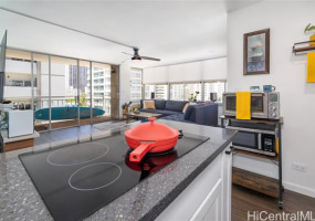 2415 Ala Wai Boulevard,Honolulu,Hawaii,96815,2 ベッドルーム ベッドルーム,1 バスルームバスルーム,コンド / タウンハウス,Ala Wai,8,18088962