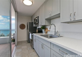 223 Saratoga Road,Honolulu,Hawaii,96815,1 Bedroom Bedrooms,1 BathroomBathrooms,Condo/Townhouse,Saratoga,23,17675220