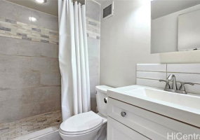 1400 Pensacola Street,Honolulu,Hawaii,96822,2 Bedrooms Bedrooms,2 BathroomsBathrooms,Condo/Townhouse,Pensacola,4,18093034