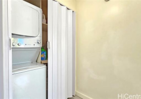 1400 Pensacola Street,Honolulu,Hawaii,96822,2 Bedrooms Bedrooms,2 BathroomsBathrooms,Condo/Townhouse,Pensacola,4,18093034