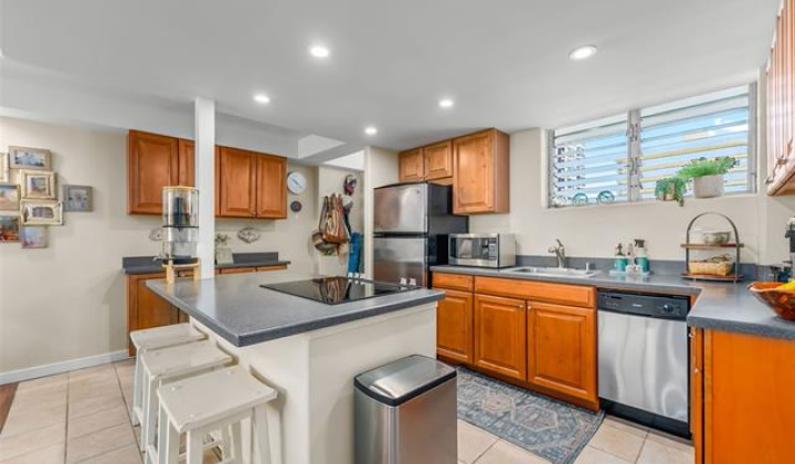 225 Liliuokalani Avenue,Honolulu,Hawaii,96815,2 ベッドルーム ベッドルーム,1 バスルームバスルーム,コンド / タウンハウス,Liliuokalani,6,19265779