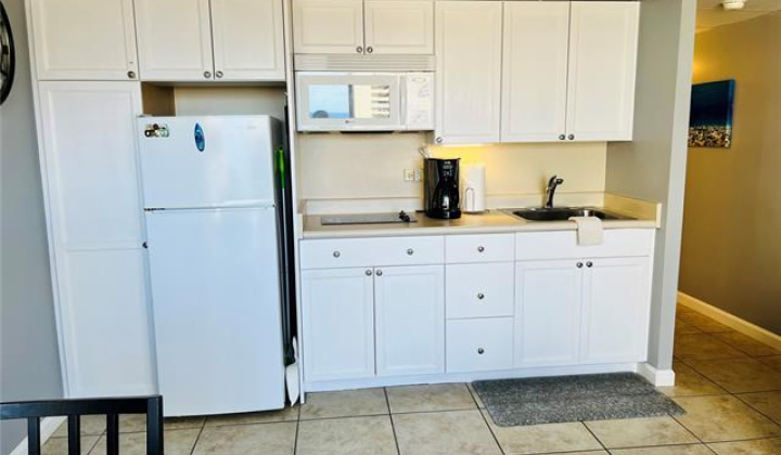 2440 Kuhio Avenue,Honolulu,Hawaii,96815,1 Bedroom Bedrooms,1 BathroomBathrooms,Condo/Townhouse,Kuhio,8,18095470