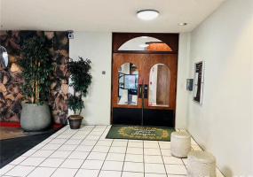 2440 Kuhio Avenue,Honolulu,Hawaii,96815,1 Bedroom Bedrooms,1 BathroomBathrooms,Condo/Townhouse,Kuhio,8,18095470