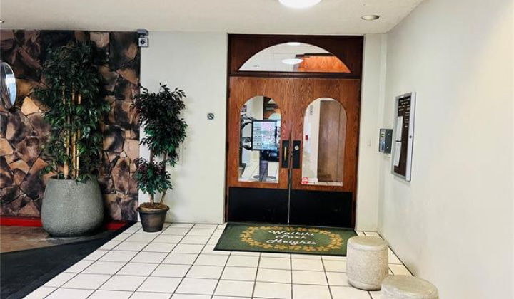 2440 Kuhio Avenue,Honolulu,Hawaii,96815,1 Bedroom Bedrooms,1 BathroomBathrooms,Condo/Townhouse,Kuhio,8,18095470