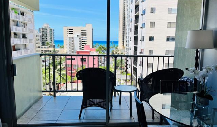 2440 Kuhio Avenue,Honolulu,Hawaii,96815,1 Bedroom Bedrooms,1 BathroomBathrooms,Condo/Townhouse,Kuhio,8,18095470