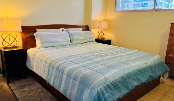 2440 Kuhio Avenue,Honolulu,Hawaii,96815,1 Bedroom Bedrooms,1 BathroomBathrooms,Condo/Townhouse,Kuhio,8,18095470