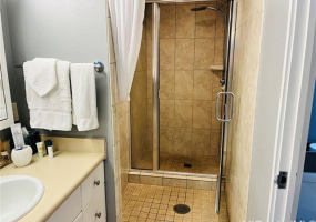 2440 Kuhio Avenue,Honolulu,Hawaii,96815,1 Bedroom Bedrooms,1 BathroomBathrooms,Condo/Townhouse,Kuhio,8,18095470
