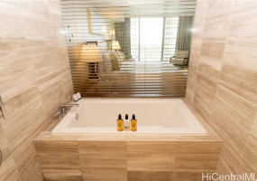 383 Kalaimoku Street,Honolulu,Hawaii,96815,1 BathroomBathrooms,Condo/Townhouse,Kalaimoku,16,18095605