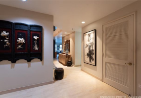 1080 Beretania Street,Honolulu,Hawaii,96814,3 ベッドルーム ベッドルーム,2 バスルームバスルーム,コンド / タウンハウス,Beretania,11,18096303
