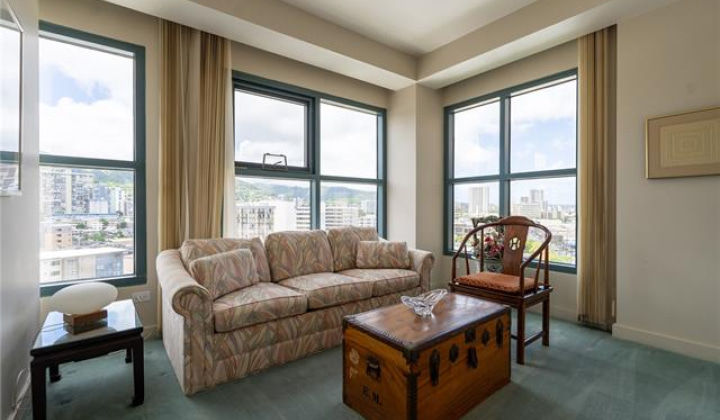 1080 Beretania Street,Honolulu,Hawaii,96814,3 ベッドルーム ベッドルーム,2 バスルームバスルーム,コンド / タウンハウス,Beretania,11,18096303