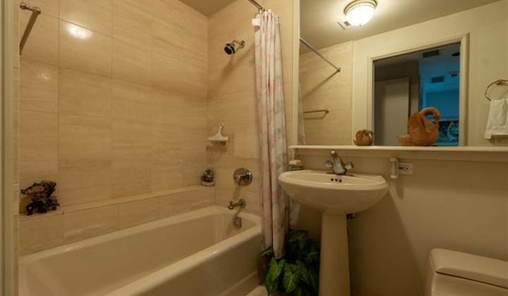 1080 Beretania Street,Honolulu,Hawaii,96814,3 ベッドルーム ベッドルーム,2 バスルームバスルーム,コンド / タウンハウス,Beretania,11,18096303