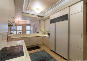 1080 Beretania Street,Honolulu,Hawaii,96814,3 ベッドルーム ベッドルーム,2 バスルームバスルーム,コンド / タウンハウス,Beretania,11,18096303