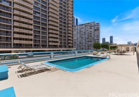 2500 Kalakaua Avenue,Honolulu,Hawaii,96815,2 Bedrooms Bedrooms,1 BathroomBathrooms,Condo/Townhouse,Kalakaua,5,17699552