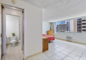 2500 Kalakaua Avenue,Honolulu,Hawaii,96815,2 Bedrooms Bedrooms,1 BathroomBathrooms,Condo/Townhouse,Kalakaua,5,17699552