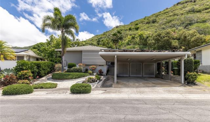 289 Panio Street,Honolulu,Hawaii,96821,4 Bedrooms Bedrooms,2 BathroomsBathrooms,Single family,Panio,18101001