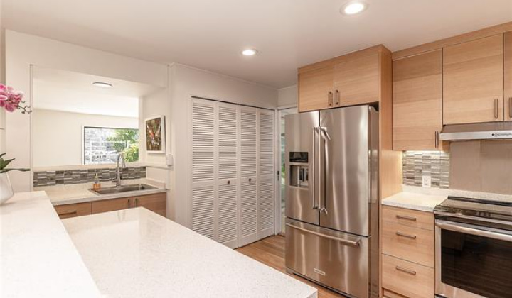 289 Panio Street,Honolulu,Hawaii,96821,4 Bedrooms Bedrooms,2 BathroomsBathrooms,Single family,Panio,18101001