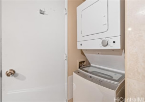 430 Lewers Street,Honolulu,Hawaii,96815,1 Bedroom Bedrooms,1 BathroomBathrooms,Condo/Townhouse,Lewers,15,18101099