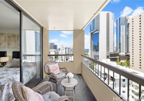430 Lewers Street,Honolulu,Hawaii,96815,1 Bedroom Bedrooms,1 BathroomBathrooms,Condo/Townhouse,Lewers,15,18101099
