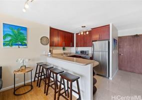 430 Lewers Street,Honolulu,Hawaii,96815,1 Bedroom Bedrooms,1 BathroomBathrooms,Condo/Townhouse,Lewers,15,18101099