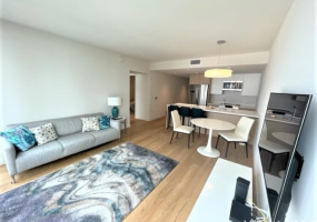 1001 Queen Street,Honolulu,Hawaii,96814,1 Bedroom Bedrooms,1 BathroomBathrooms,Condo/Townhouse,Queen,14,18106334