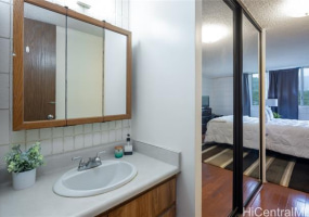 1720 Huna Street,Honolulu,Hawaii,96817,2 Bedrooms Bedrooms,1 BathroomBathrooms,Condo/Townhouse,Huna,5,18106392
