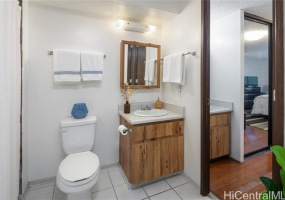 1720 Huna Street,Honolulu,Hawaii,96817,2 Bedrooms Bedrooms,1 BathroomBathrooms,Condo/Townhouse,Huna,5,18106392