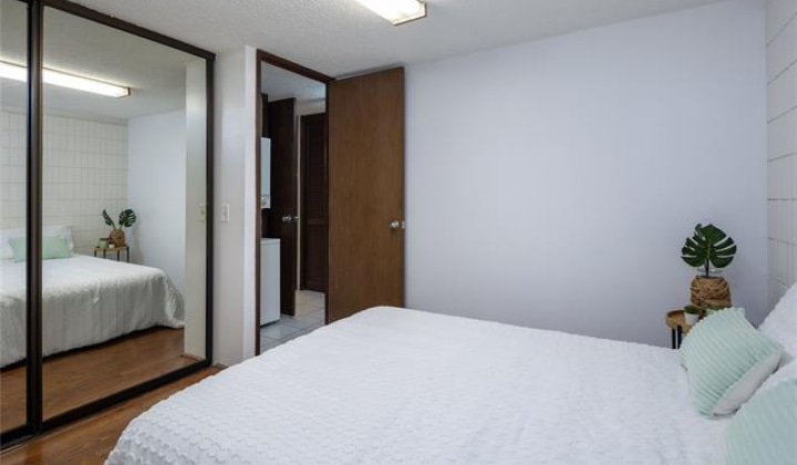 1720 Huna Street,Honolulu,Hawaii,96817,2 Bedrooms Bedrooms,1 BathroomBathrooms,Condo/Townhouse,Huna,5,18106392
