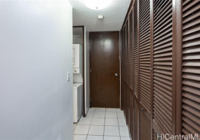 1720 Huna Street,Honolulu,Hawaii,96817,2 Bedrooms Bedrooms,1 BathroomBathrooms,Condo/Townhouse,Huna,5,18106392