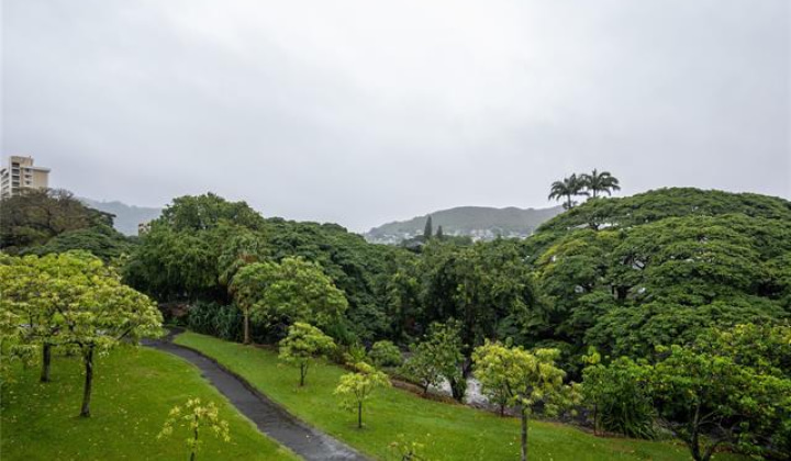 1720 Huna Street,Honolulu,Hawaii,96817,2 Bedrooms Bedrooms,1 BathroomBathrooms,Condo/Townhouse,Huna,5,18106392
