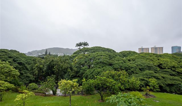 1720 Huna Street,Honolulu,Hawaii,96817,2 Bedrooms Bedrooms,1 BathroomBathrooms,Condo/Townhouse,Huna,5,18106392
