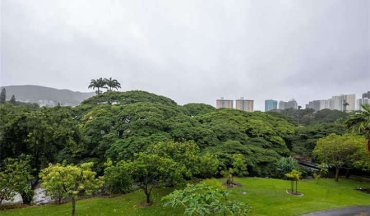 1720 Huna Street,Honolulu,Hawaii,96817,2 Bedrooms Bedrooms,1 BathroomBathrooms,Condo/Townhouse,Huna,5,18106392
