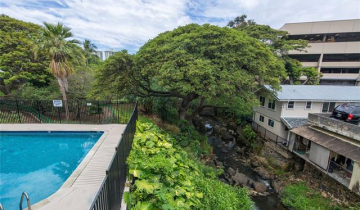 1720 Huna Street,Honolulu,Hawaii,96817,2 Bedrooms Bedrooms,1 BathroomBathrooms,Condo/Townhouse,Huna,5,18106392