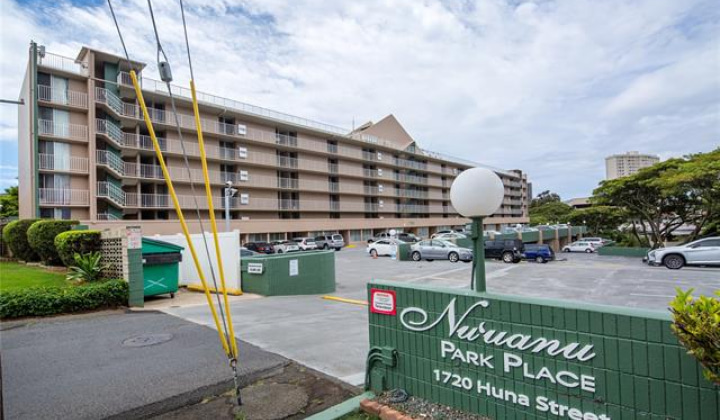 1720 Huna Street,Honolulu,Hawaii,96817,2 Bedrooms Bedrooms,1 BathroomBathrooms,Condo/Townhouse,Huna,5,18106392