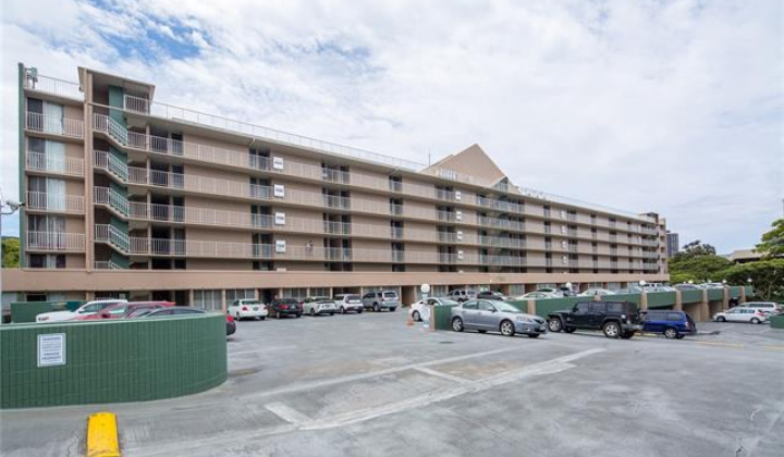 1720 Huna Street,Honolulu,Hawaii,96817,2 Bedrooms Bedrooms,1 BathroomBathrooms,Condo/Townhouse,Huna,5,18106392