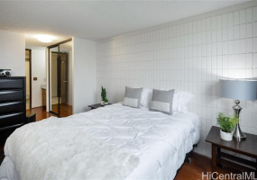 1720 Huna Street,Honolulu,Hawaii,96817,2 Bedrooms Bedrooms,1 BathroomBathrooms,Condo/Townhouse,Huna,5,18106392