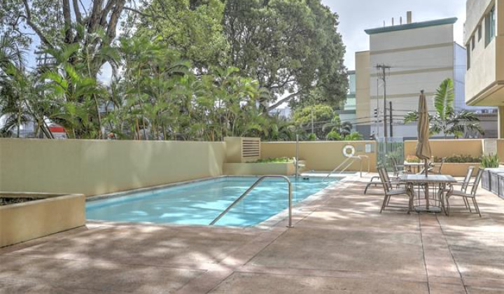 1314 Kalakaua Avenue,Honolulu,Hawaii,96826,2 ベッドルーム ベッドルーム,2 バスルームバスルーム,コンド / タウンハウス,Kalakaua,4,18109135