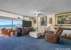 2877 Kalakaua Avenue,Honolulu,Hawaii,96815,2 Bedrooms Bedrooms,1 BathroomBathrooms,Condo/Townhouse,Kalakaua,5,18109313